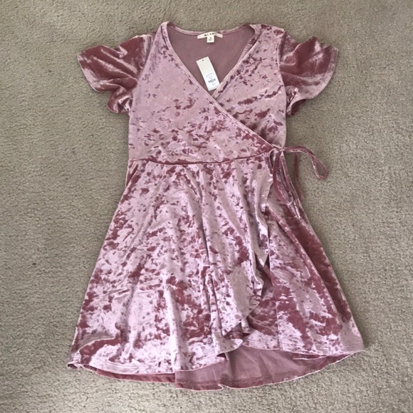 New with tags wrap dress from Francesca’s Sz m - Picture 1 of 2